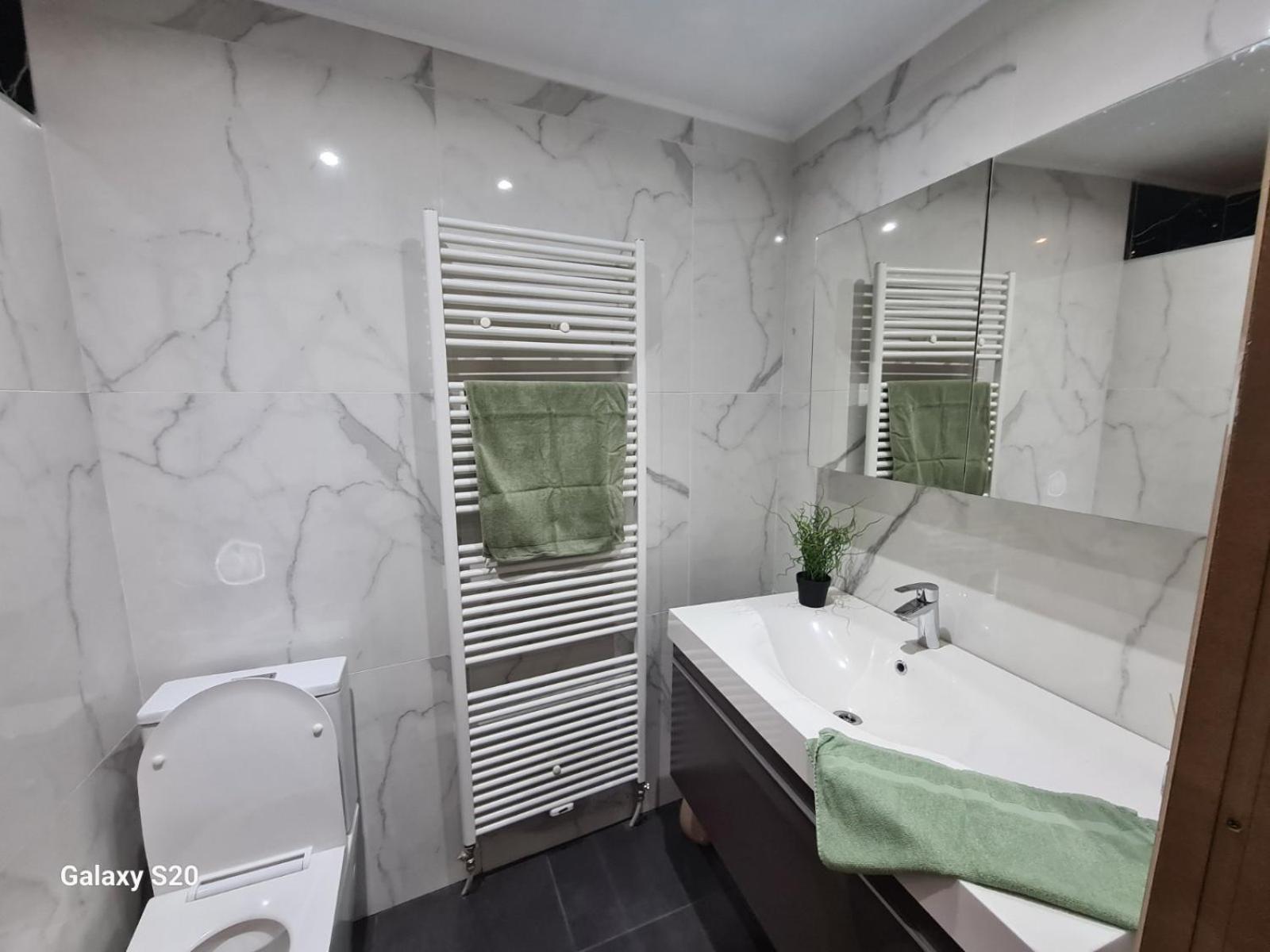 Liege Apartment Серен Екстериор снимка